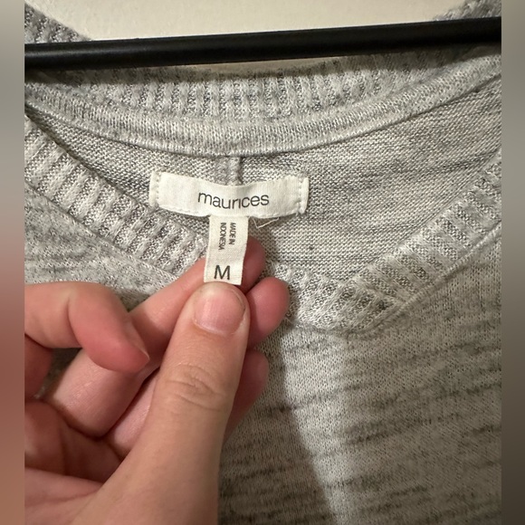 Quarter sleeve sweater - Picture 2 of 2